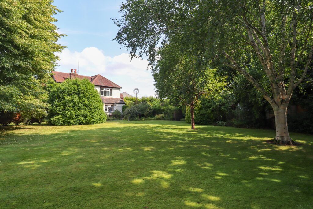 Property photo 3 of 27
