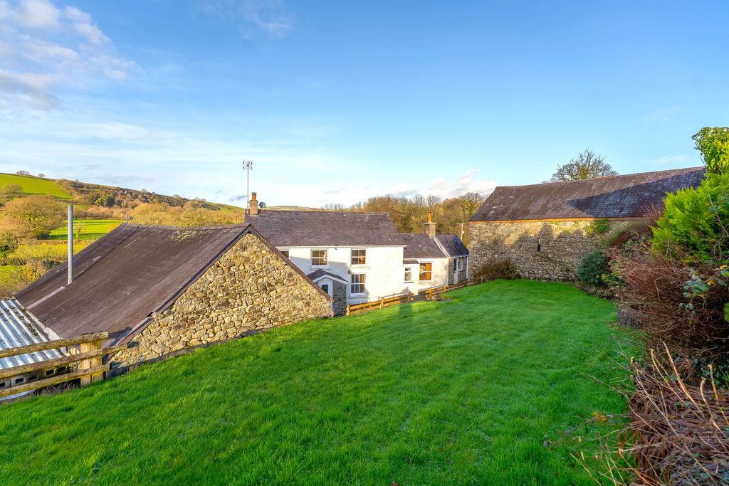 Property photo 3 of 49