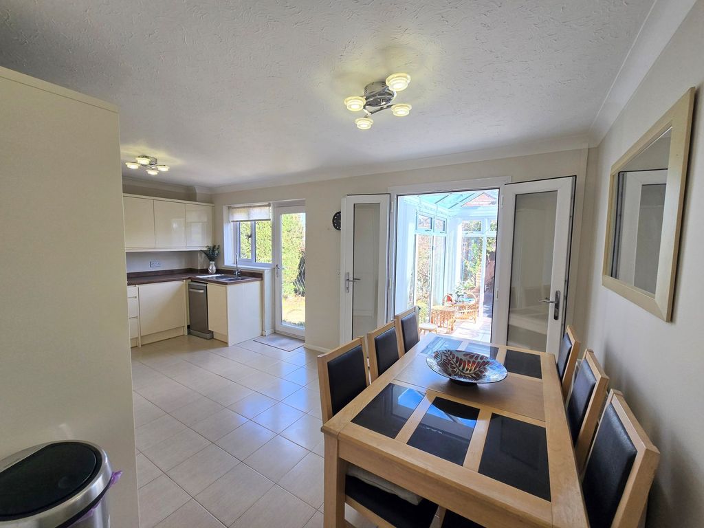 Property photo 2 of 25