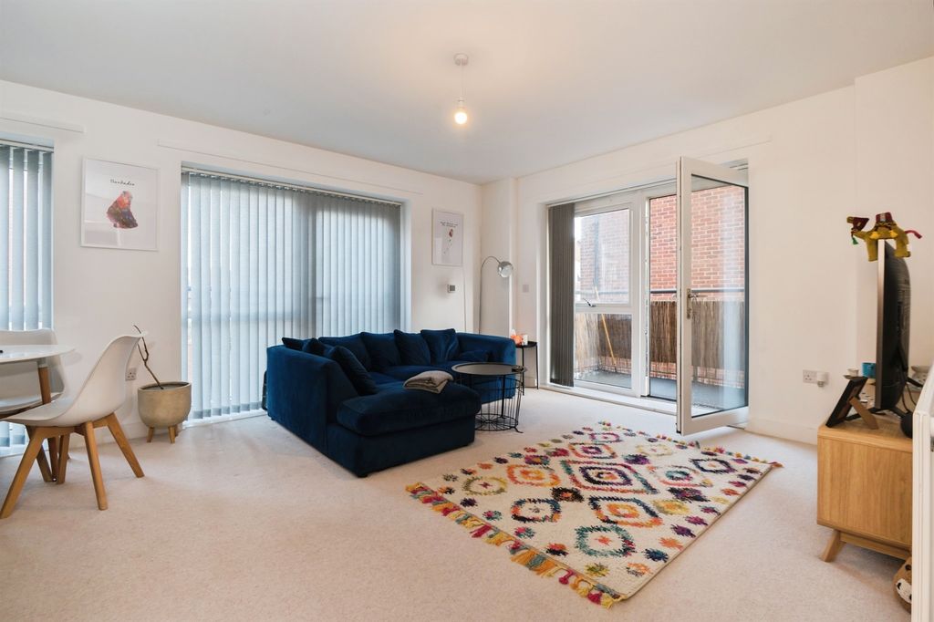 Property photo 3 of 12