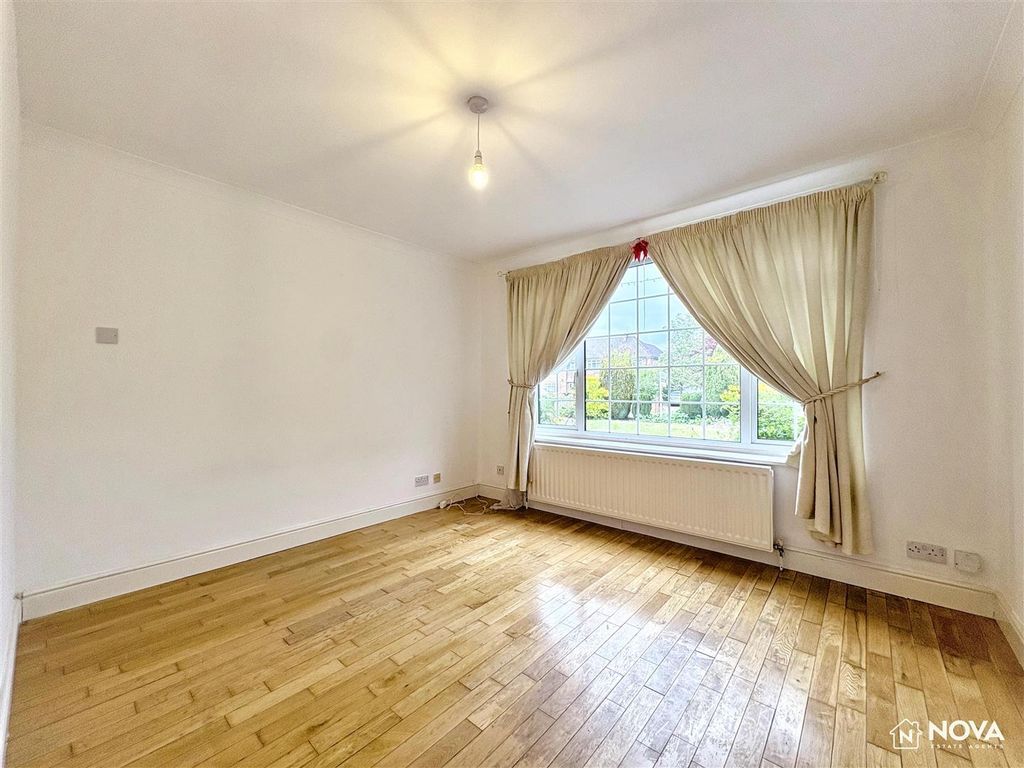 Additional image 4 of 4 bed detached house for saleOld Bedford Road, Luton LU2