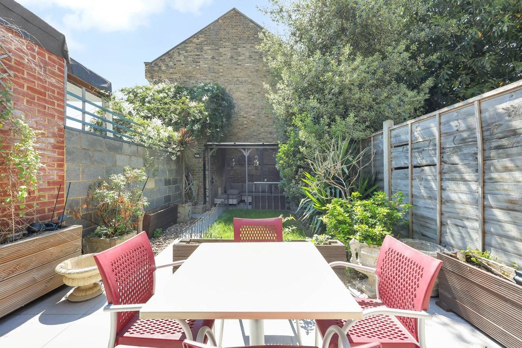 Property photo 3 of 31