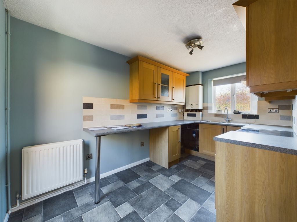 Property photo 3 of 7 Kitchen