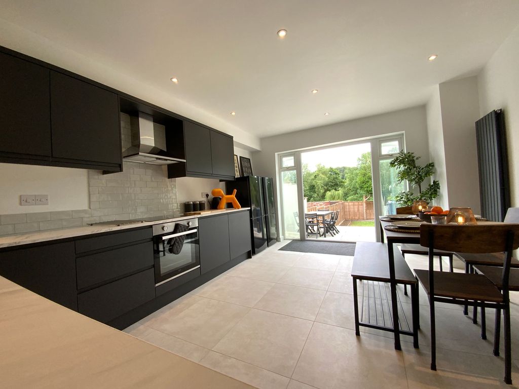 Property photo 3 of 7 Communal Kitchen