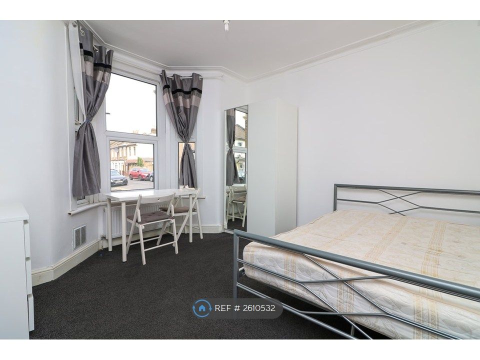 Property photo 1 of 6 Room