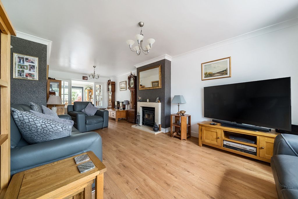 Property photo 2 of 19