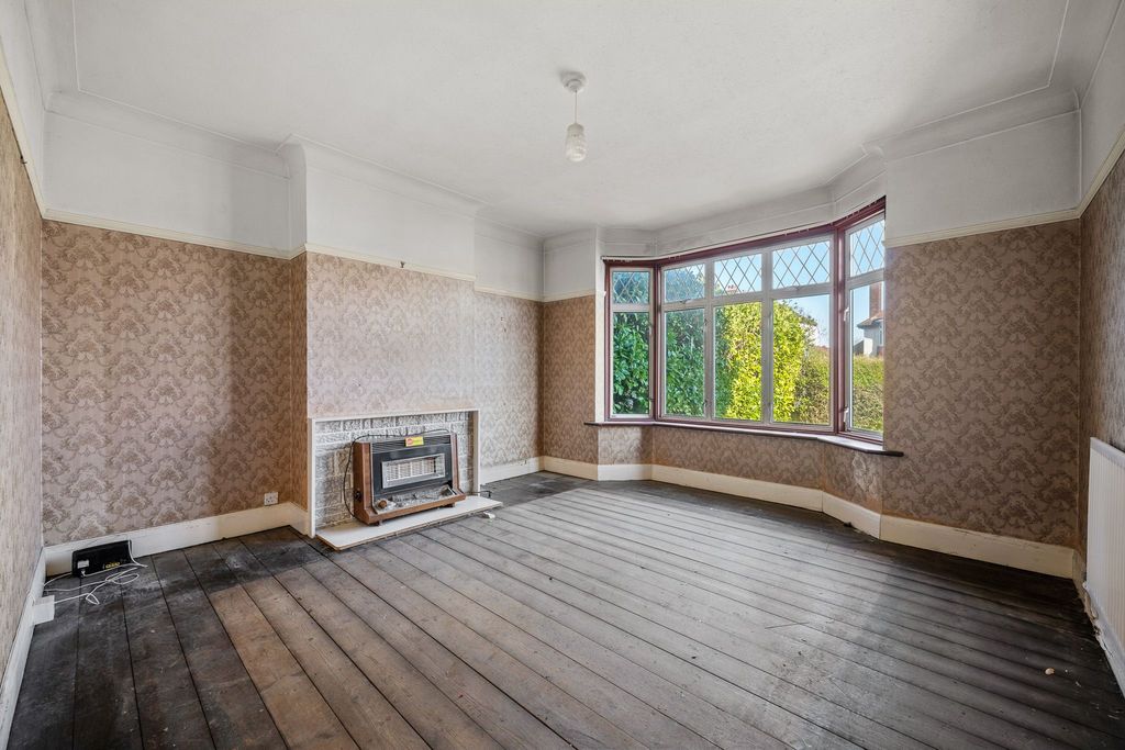 Property photo 3 of 18