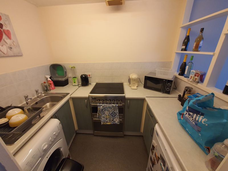 Property photo 3 of 5 Kitchen