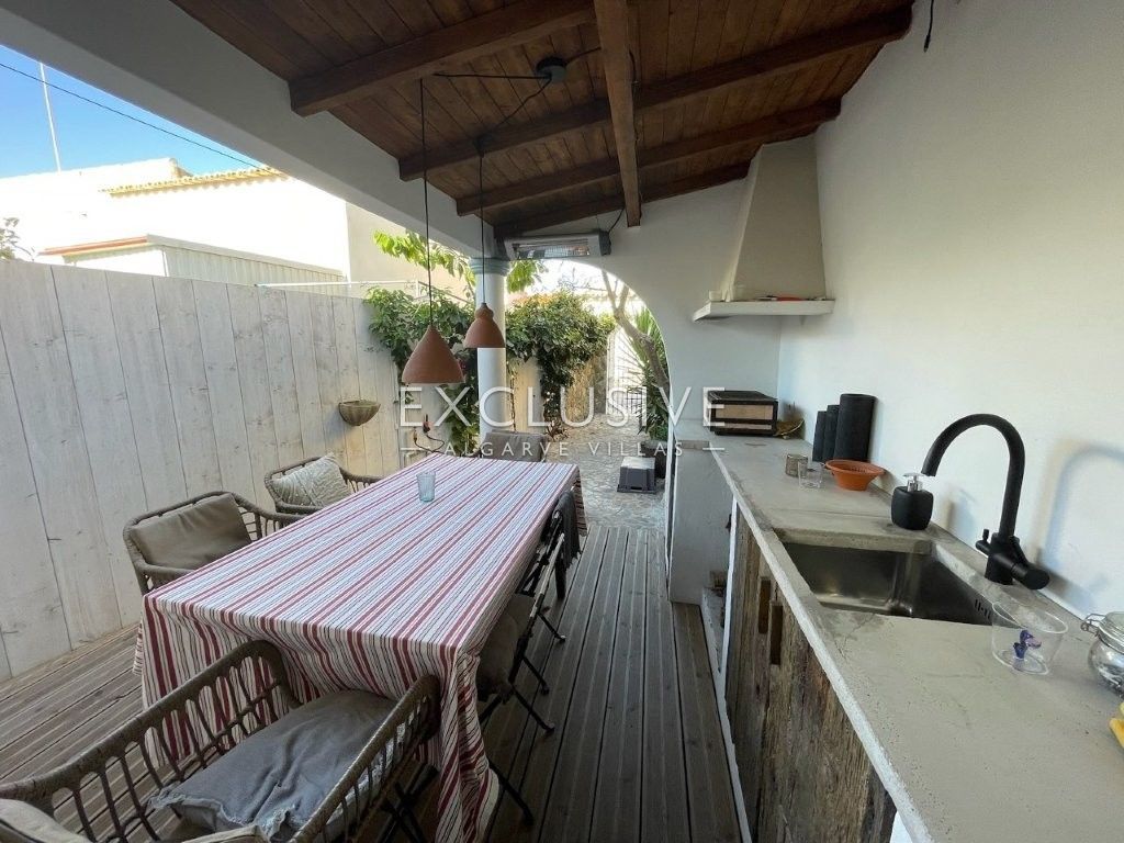 Property photo 3 of 32