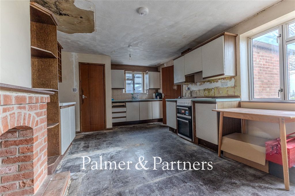 Property photo 2 of 16 Picture No. 11