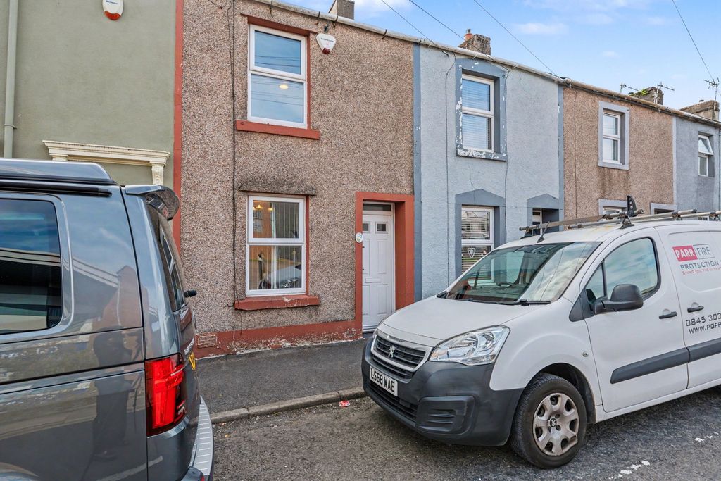 Property photo 1 of 12