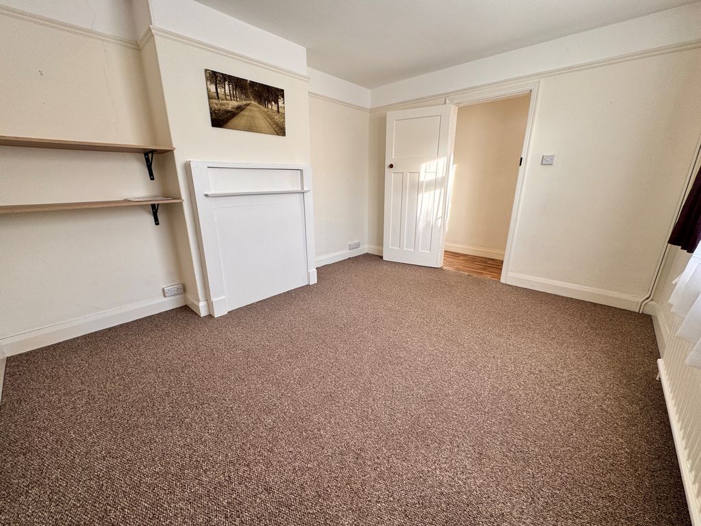 Property photo 3 of 20 Image