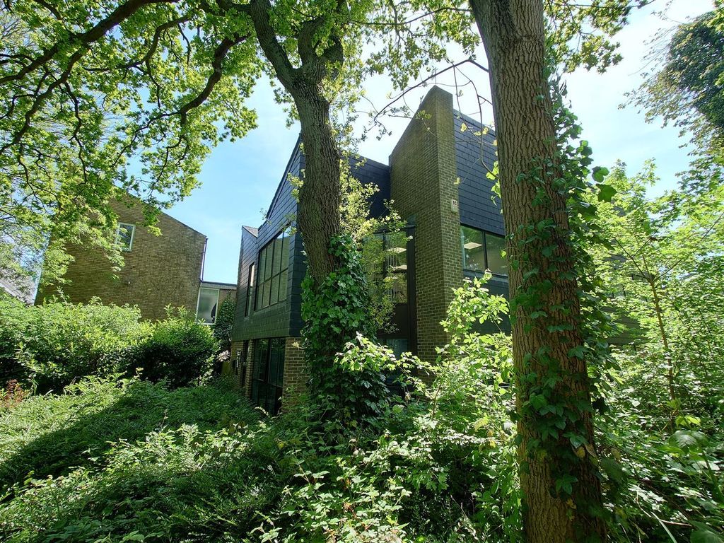 Property photo 2 of 3