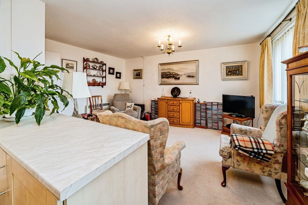 Property photo 3 of 16