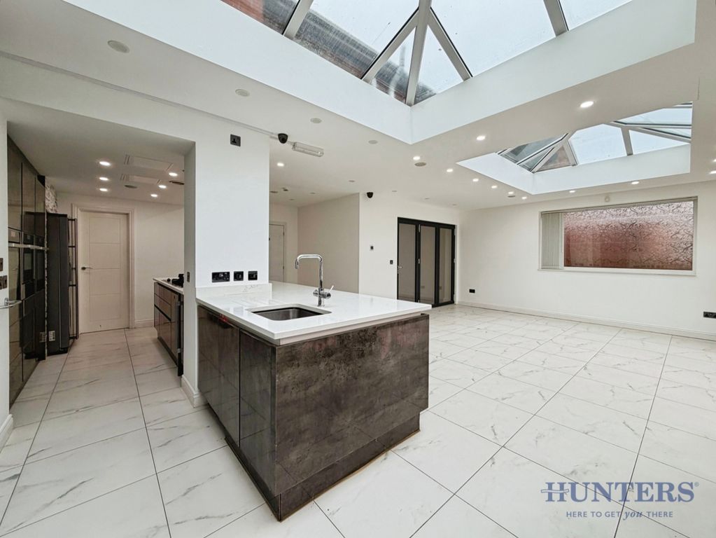 Property photo 3 of 23 Pbox-Img.Jpg