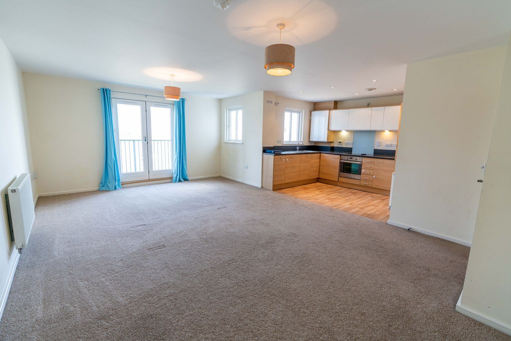 Property photo 2 of 9