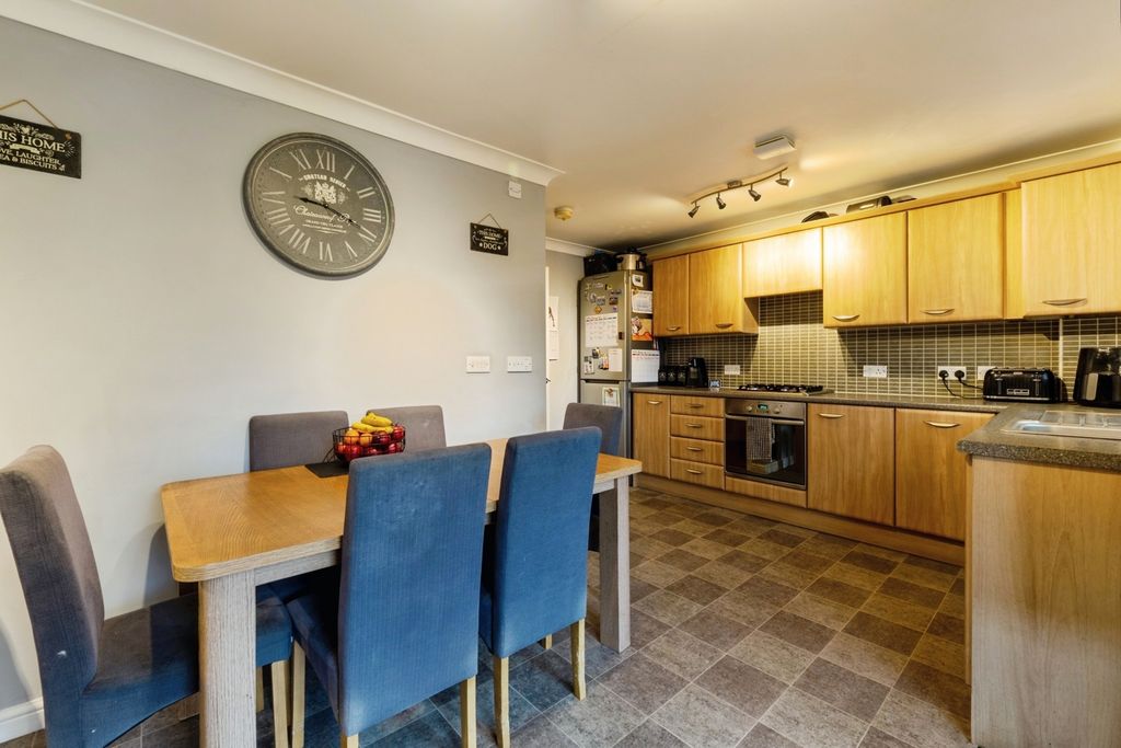 Property photo 3 of 17 Photo