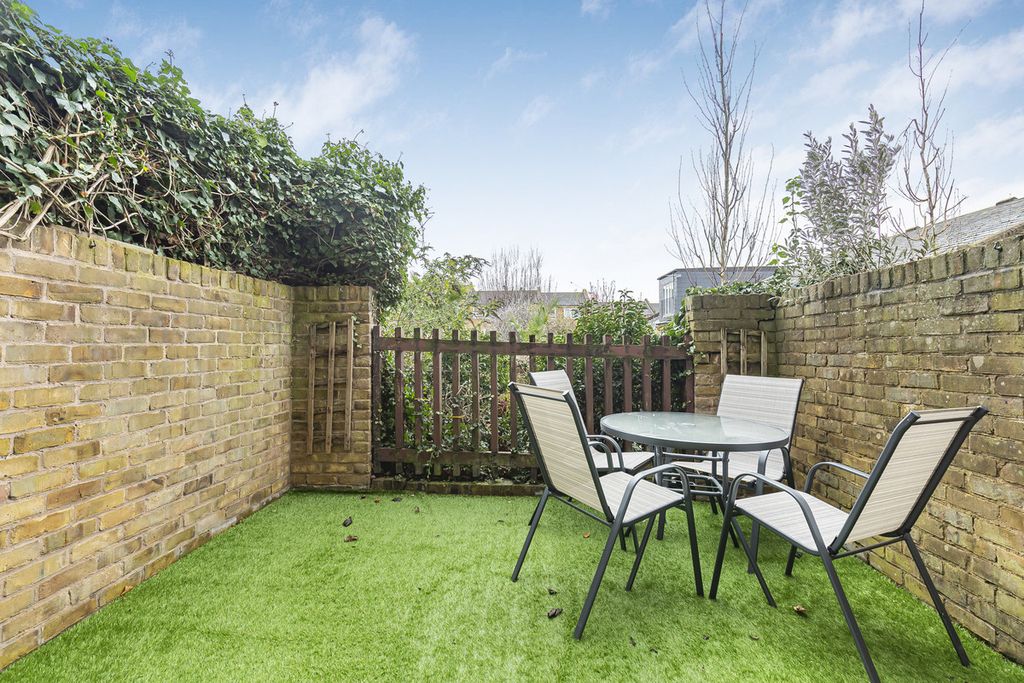 Property photo 2 of 12