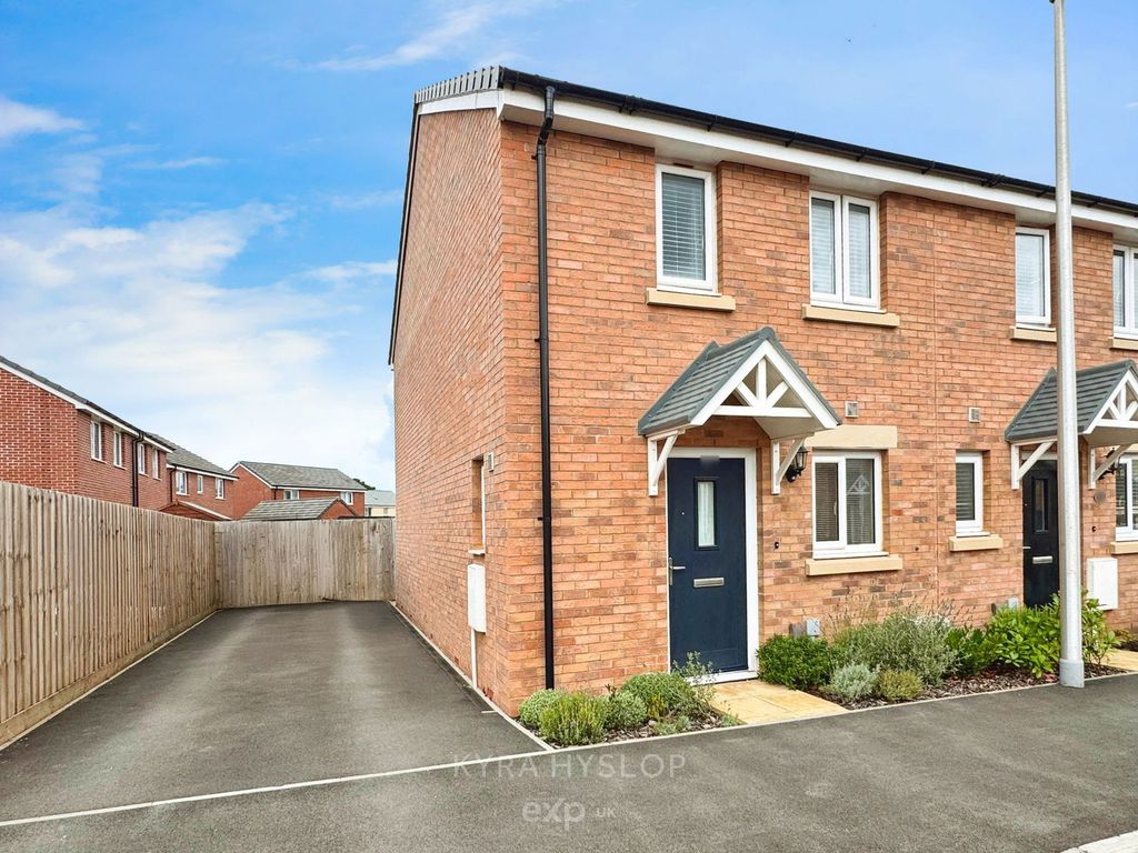 Property photo 3 of 12