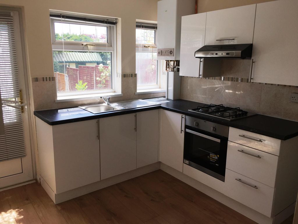 Property photo 2 of 5 Kitchen