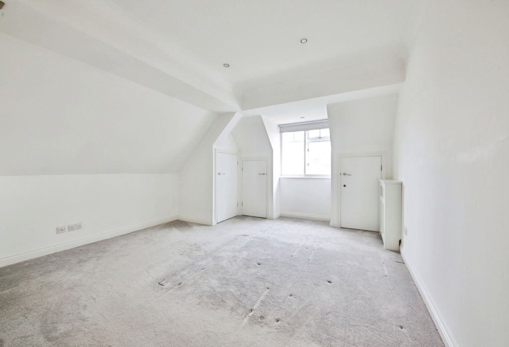 Additional image 9 of 2 bed flat for saleCatiline Court, 63A Main Road, Romford RM2