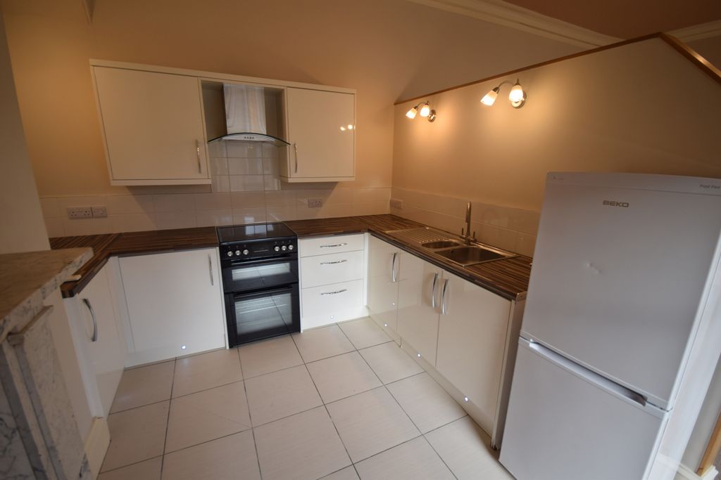 Property photo 3 of 12 Kithen