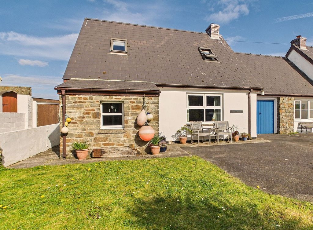 Property photo 1 of 32