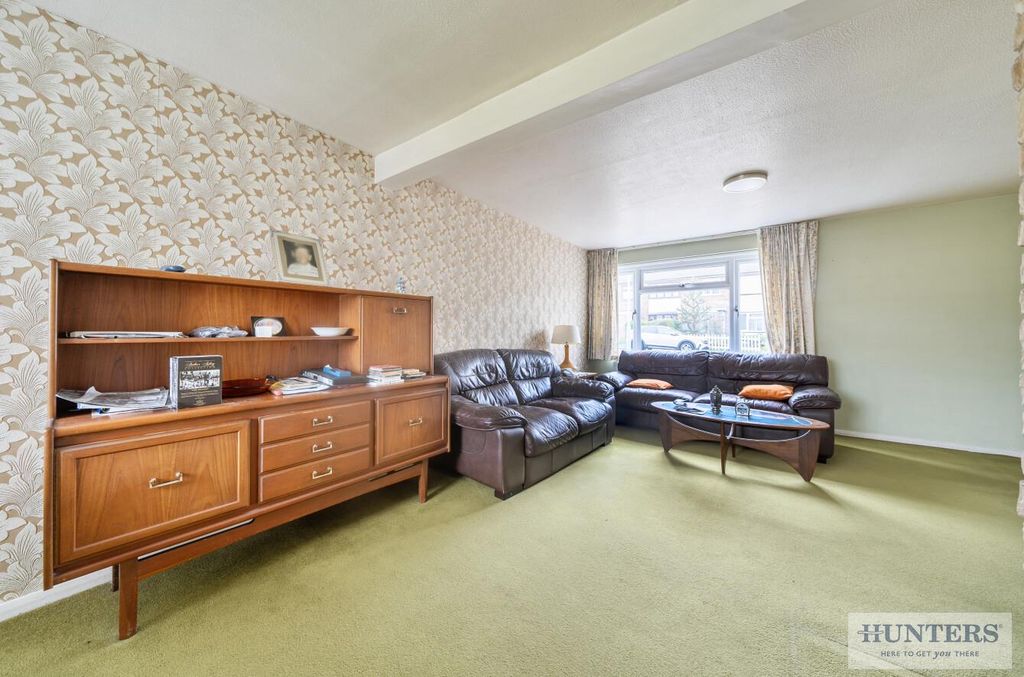 Property photo 2 of 17 Lounge Area