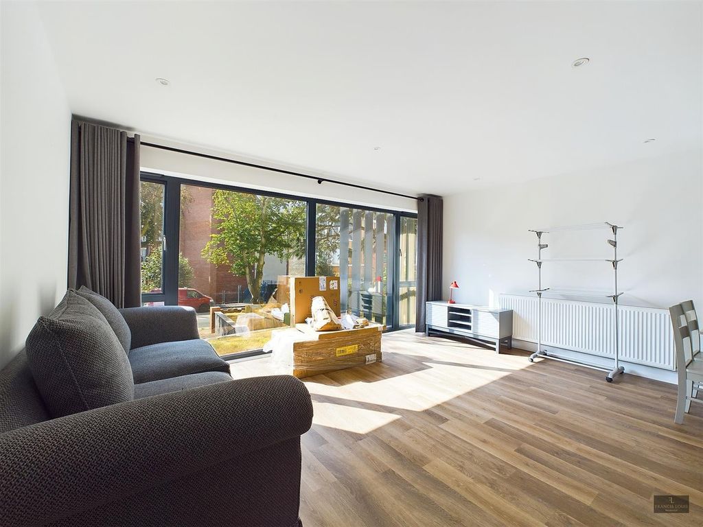 Property photo 1 of 17 Cam02887G0-Pr0259-Still008.Jpg