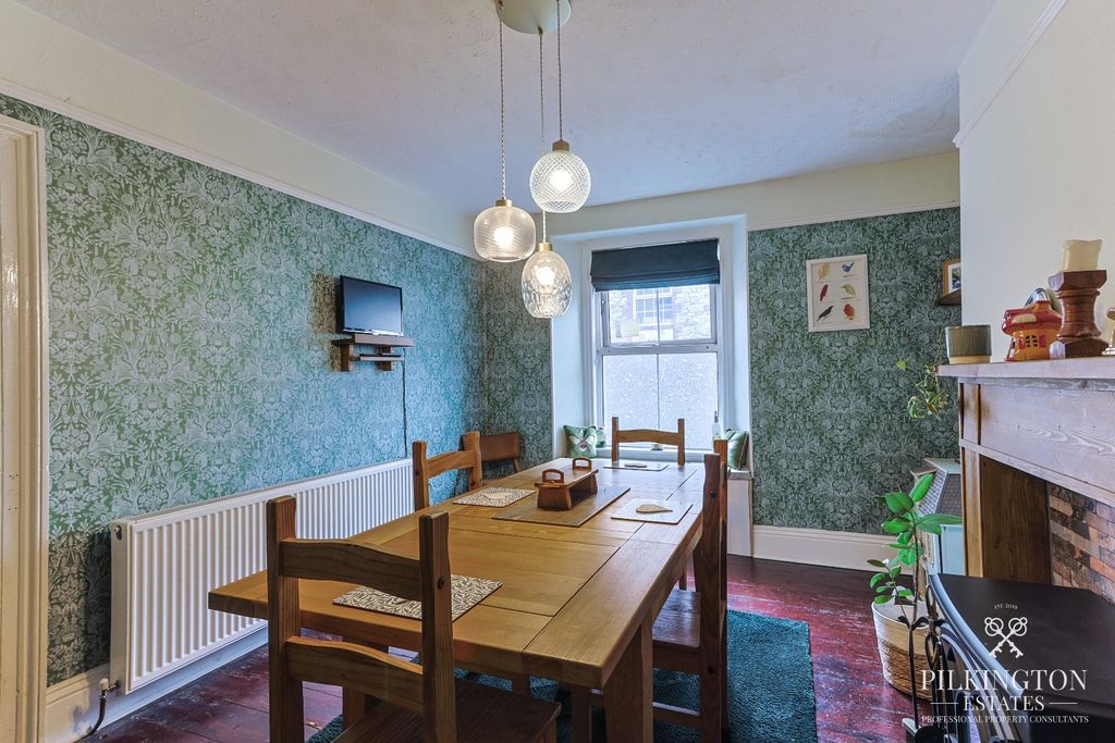 Property photo 3 of 21 5204854