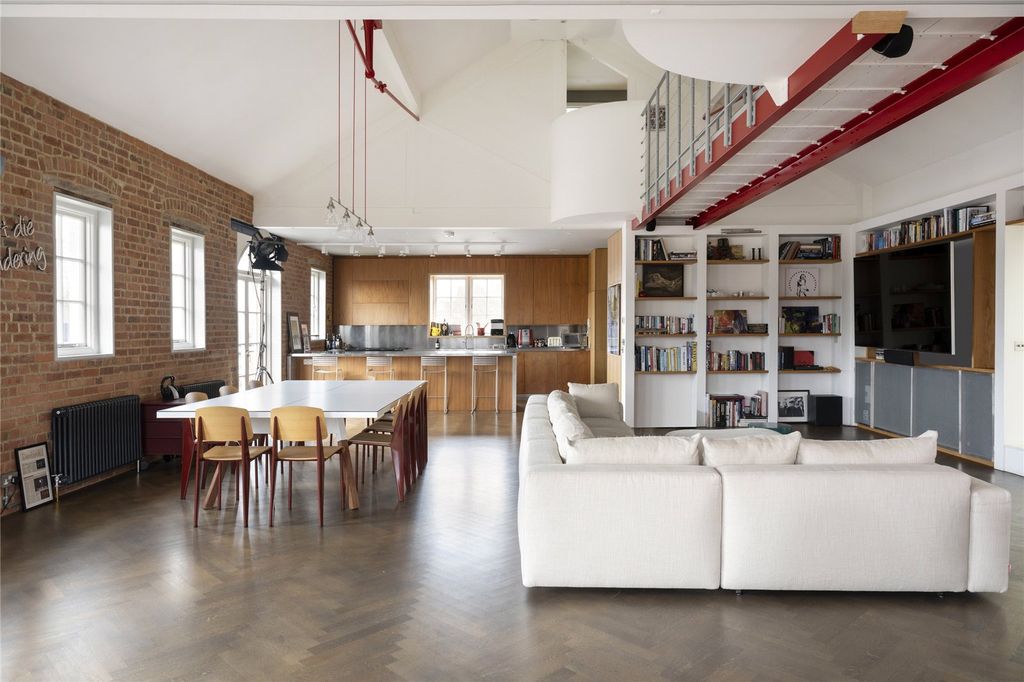 Property photo 2 of 20 Picture No. 02