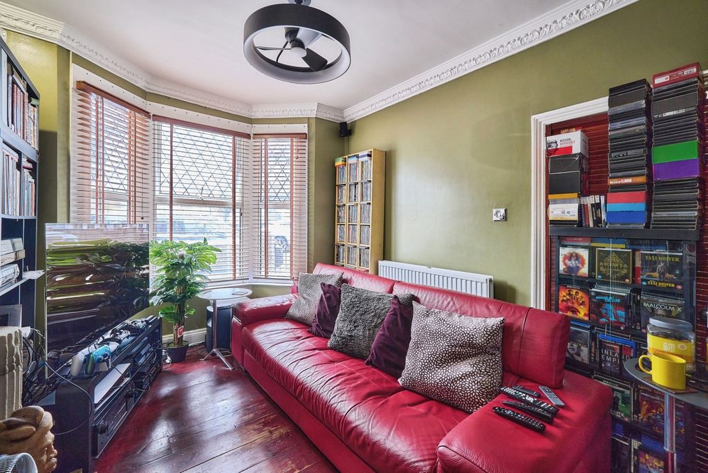 Property photo 3 of 16 Pbox-Img.Jpg