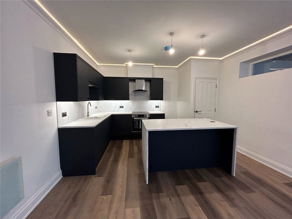 Property photo 2 of 10 Picture No. 02