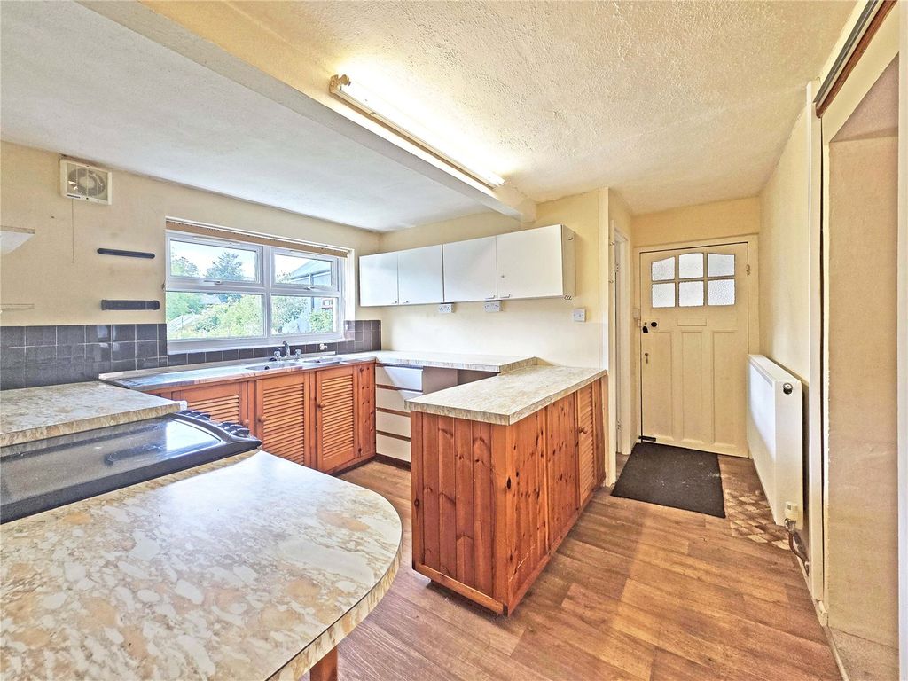 Property photo 3 of 22 Kitchen