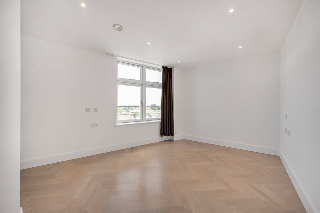Property photo 3 of 13 Picture No. 23