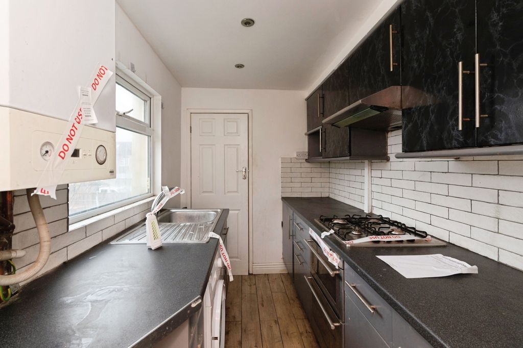 Property photo 2 of 16 Picture