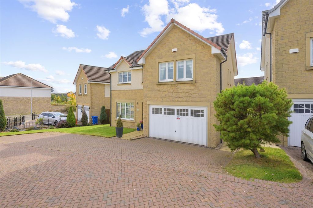 Property photo 1 of 52 40Manorgardens002.Jpg