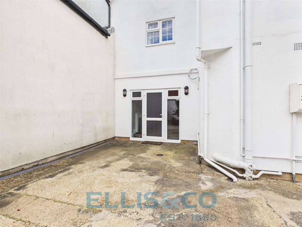 Property photo 1 of 8 Picture No. 05