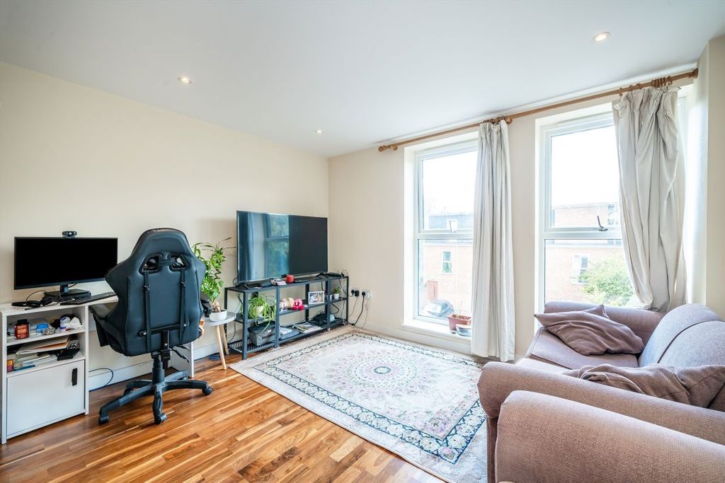 Property photo 3 of 5