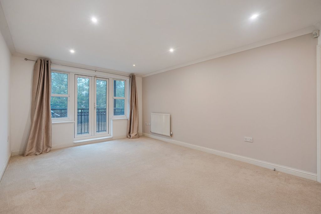 Property photo 1 of 9 Reception Room