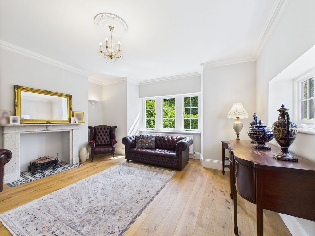 Property photo 3 of 46