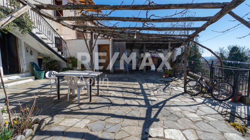 Property photo 3 of 40