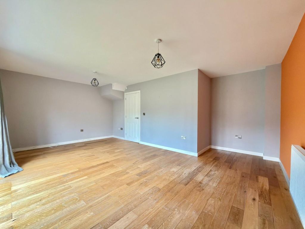 Property photo 3 of 30