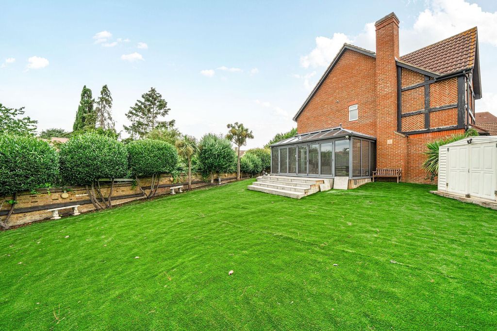 Property photo 2 of 20