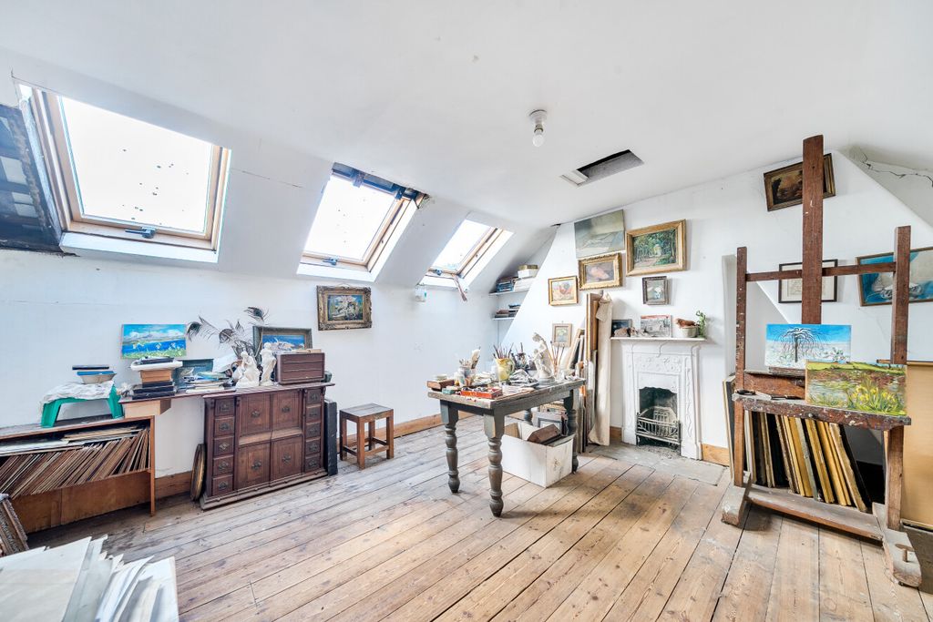 Property photo 2 of 14 1536331-2-6Ada011...