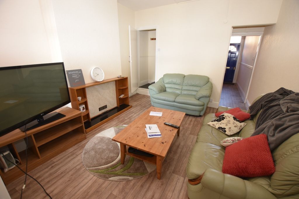 Property photo 3 of 9 2116193