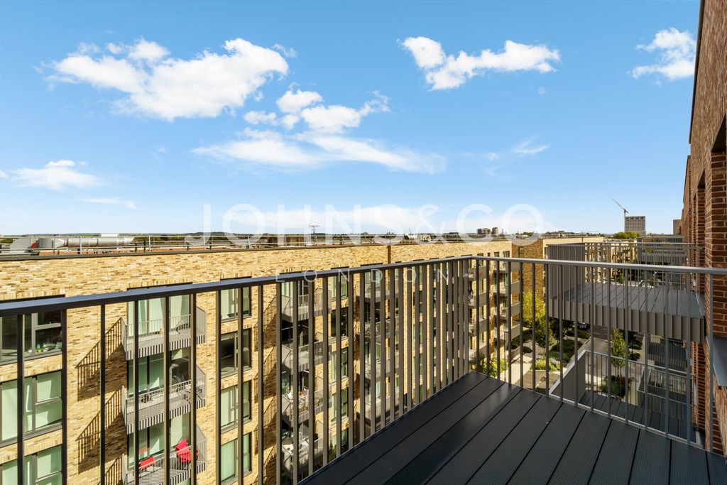 Property photo 3 of 25