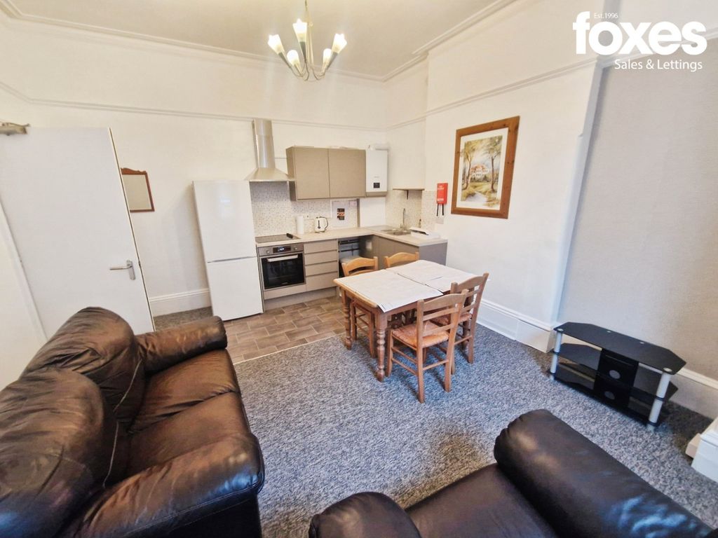 Property photo 3 of 8 5570492