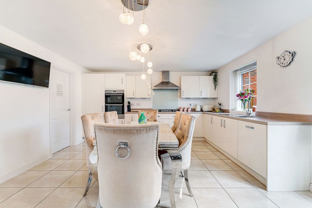 Property photo 3 of 30