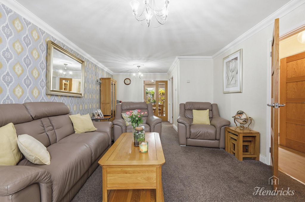 Property photo 3 of 25